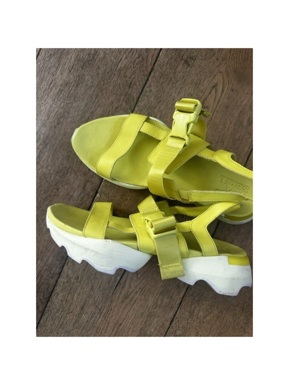 Sorel Kinetic women’s size 9 neon yellow white athletic athleisure sandals